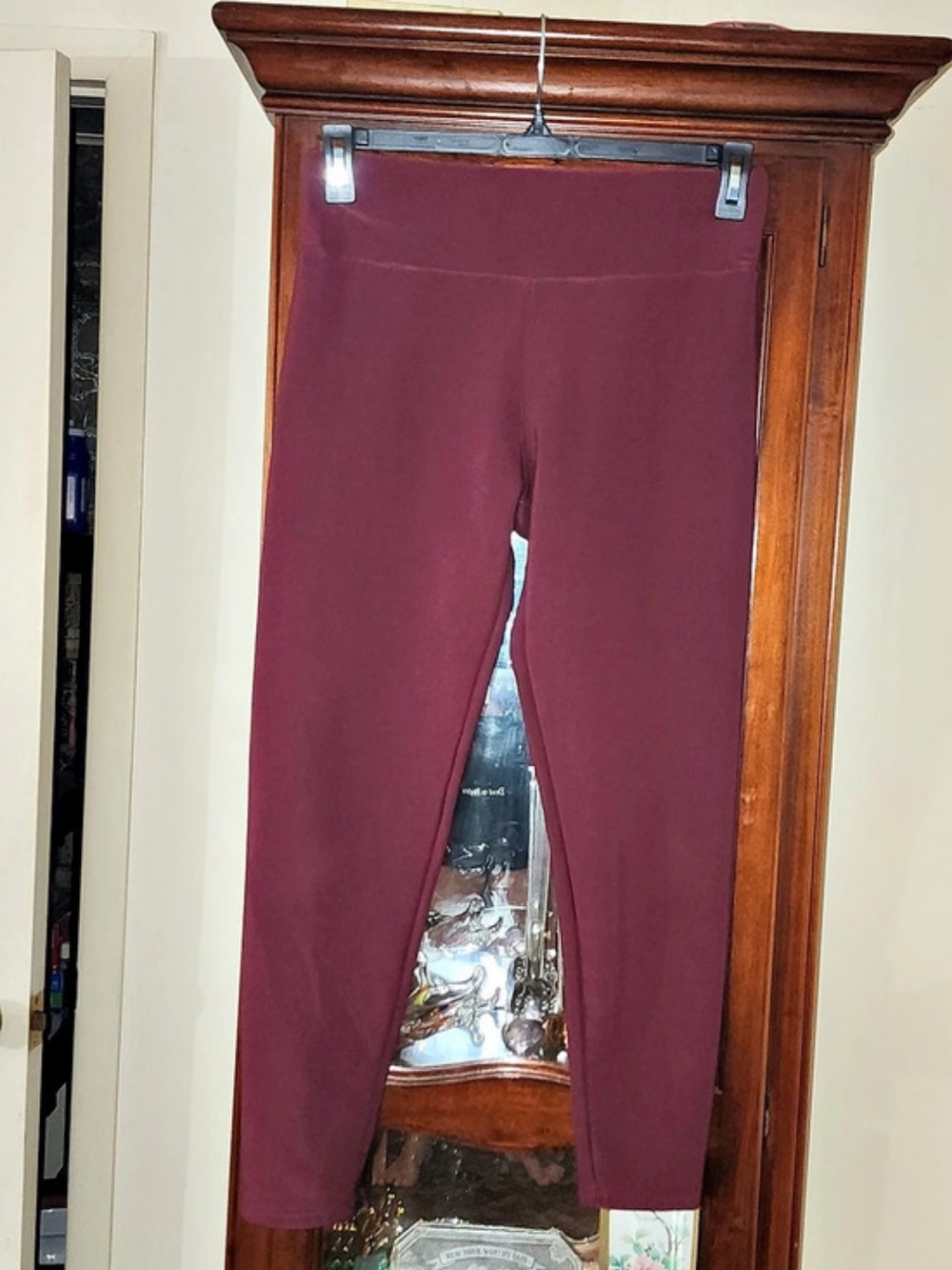 Full Length Leggings in Burgundy XL Like New